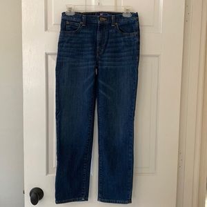 Vineyard Vines boys size 14 indigo wash jean.
